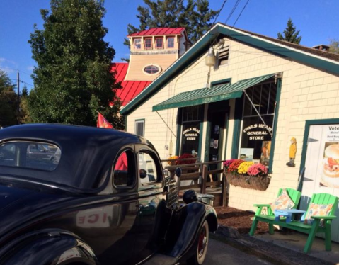 This Ultimate Burger Bucket List In Maine Will Make Your Mouth Water