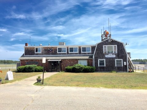 Watch Planes Take Off At This Unique Massachusetts Restaurant