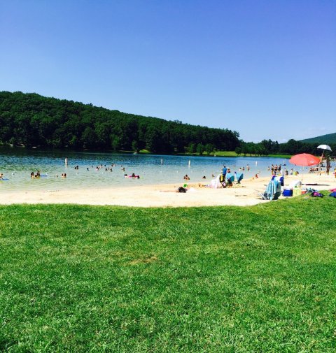 A Refreshing Swimming Spot In Maryland, Greenbrier State Park Has The Clearest, Most Pristine Water