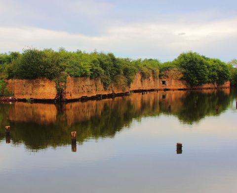 The Abandoned Fort Near New Orleans That Most People Stay Far, Far Away From