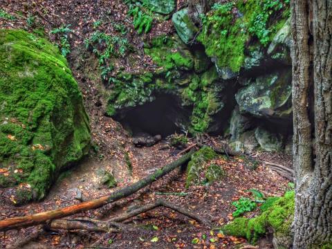 This Phenomenal Connecticut Cave Will Have You Wishing You Lived Underground