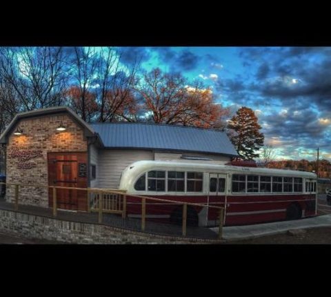 This Vintage Bus In Georgia Is Actually A Restaurant And You Need To Visit