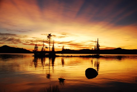 Get Away From It All At This Serene, Crystal Clear Lake In Oregon