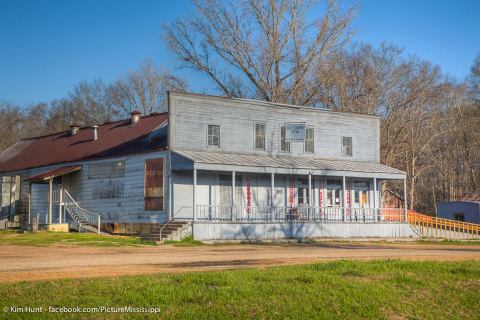 This Remote Restaurant In Mississippi Will Take You A Million Miles Away From Everything