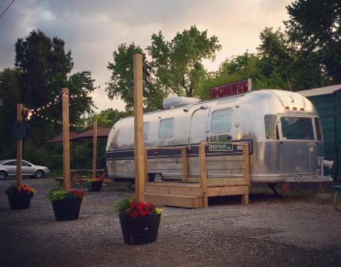 This Tiny Shop In Alabama Serves Donuts To Die For