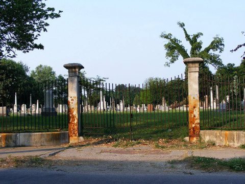 This Abandoned Cemetery In Kentucky Has A Chilling Past That Will Haunt You