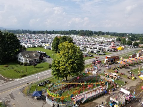 Everyone In West Virginia Should Visit This Epic Flea Market At Least Once