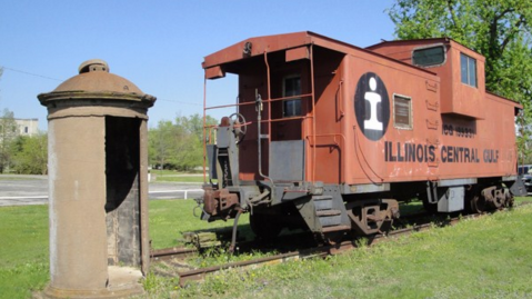 How A Unique Restaurant In Kentucky Delivers Your Food Is Simply Charming