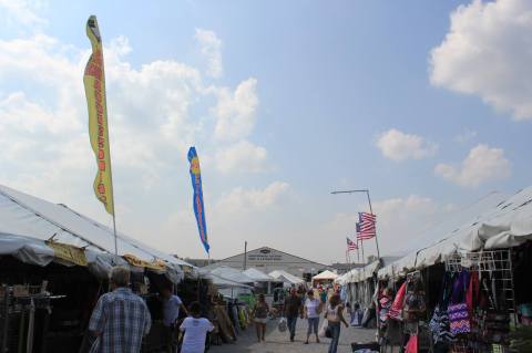 Everyone In Indiana Should Visit This Epic Flea Market At Least Once