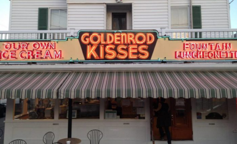 This Neighborhood Candy Store In Maine Will Make You Feel Like A Kid Again