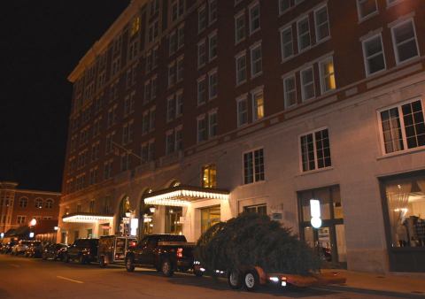 A Night At This Haunted Hotel In Iowa Is Positively Bone-Chilling