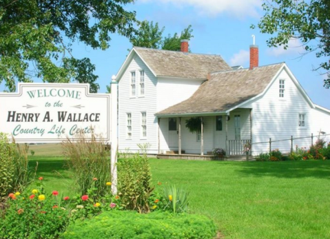 This Remote Restaurant In Iowa Will Take You A Million Miles Away From Everything