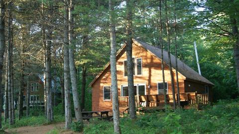 The 8 Best Cabins Everyone In Maine Should Stay In