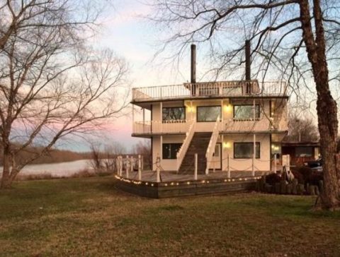 This Restaurant In Arkansas Is Located In The Most Unforgettable Setting