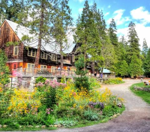 This Hidden Resort Near Portland Is The Perfect Place To Get Away From It All