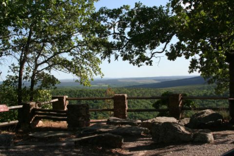 The Unrivaled Canyon Hike In Arkansas Everyone Should Take At Least Once