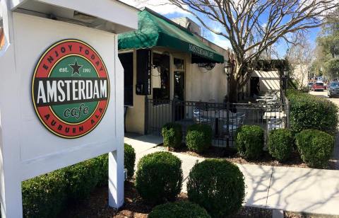 This Quirky Restaurant In Alabama Serves The Most Mouthwatering Food And You Have To Visit