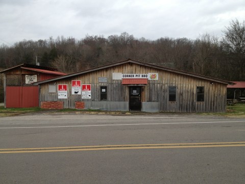 The Tiny Town In Tennessee With The Most Mouthwatering Restaurant