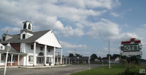 This Decaying Mid-Atlantic Motel Is An Eerie Snapshot Of The Past