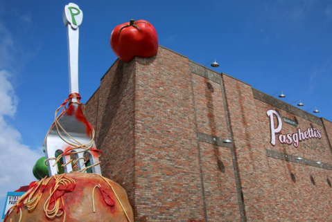 This Restaurant In Missouri Is Located In The Most Unforgettable Setting