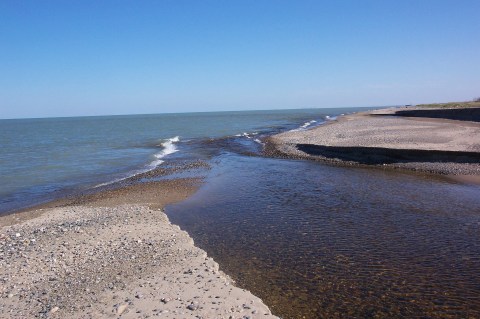 This Illinois River is One of the Most Bizarre in the United States