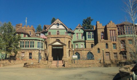 The Story Behind This Haunted Castle In Colorado Will Chill You To The Bone