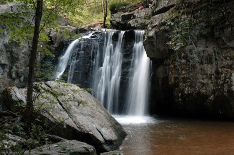 Everyone In Washington DC Must Visit This Epic Waterfall As Soon As Possible