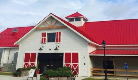 There's A Charming Restaurant On This New Hampshire Farm That You'll Want To Visit