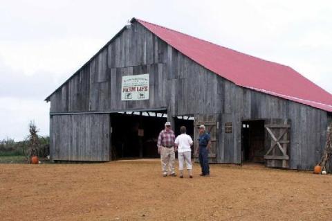 This Charming Town Near Nashville Is Picture Perfect For A Fall Day Trip