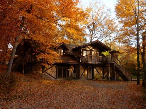 The Chapel In Minnesota That's Located In The Most Unforgettable Setting