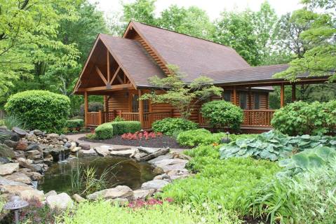 The Chapel In Ohio That's Located In The Most Unforgettable Setting