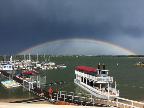 Bet You've Never Experienced Anything Like This Floating Restaurant In Colorado