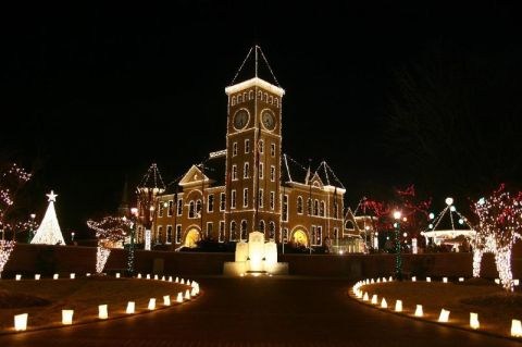 Arkansas's Trail Of Holiday Lights Is Truly A Wonder Of The World