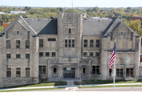 A Tour Of This Haunted Prison In Missouri Is Not For The Faint Of Heart