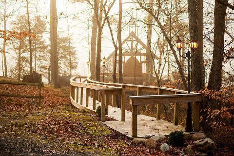 The Chapel In Tennessee That's Located In The Most Unforgettable Setting