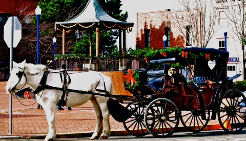 Here Are The 6 Most Enchanting, Magical Christmas Towns In Northern California