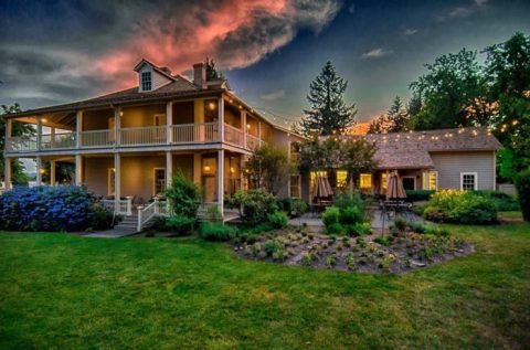 This Restaurant In Washington Used To Be A 19th Century Officers’ Home, And You'll Want To Visit