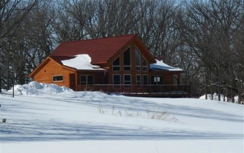 Here Are 11 Of The Coziest Winter Retreats You Can Find In Iowa