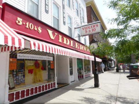 One Of America's Last 5 & 10 Cent Stores Is Right Here In New York And We're So Lucky