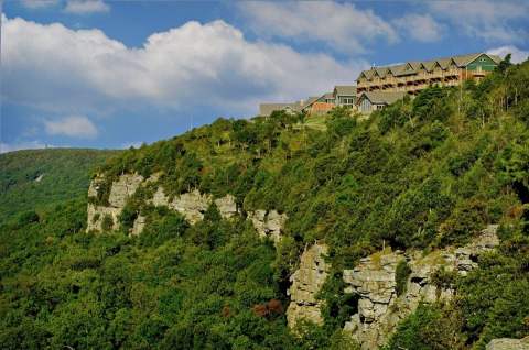 The Stunning Mountaintop Lodge In Arkansas That Will Enchant You Beyond Words