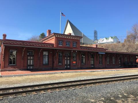 A Train-Themed Restaurant In Pennsylvania, Tamaqua Station Is Full Of Sweet Nostalgia