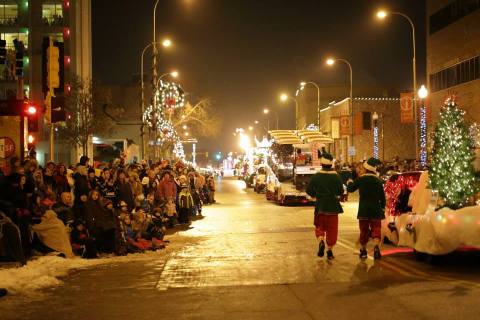 10 Main Streets in South Dakota That Are Pure Magic During Christmastime