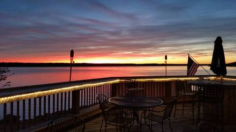 The Lakeside Restaurant In Kansas That's Like Something From A Dream