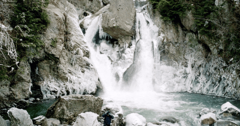 6 Gorgeous Frozen Waterfalls In Massachusetts That Must Be Seen To Be Believed