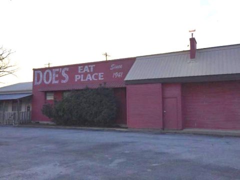 The Restaurant In Arkansas That Serves Steaks To Die For