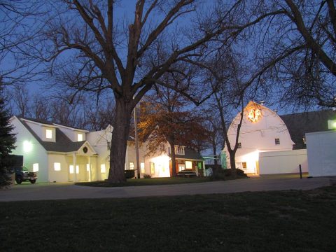 A Trip To This World Famous Iowa Dairy Farm Is Every Cheese Lover's Dream Come True