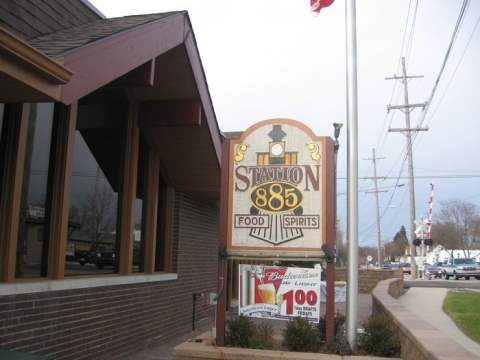 The Train-Themed Restaurant In Michigan That Will Make You Feel Like A Kid Again