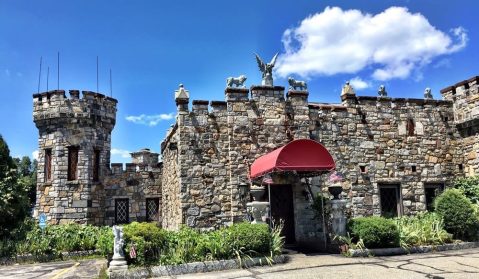 This Castle Restaurant In Massachusetts Is A Fantasy Come To Life