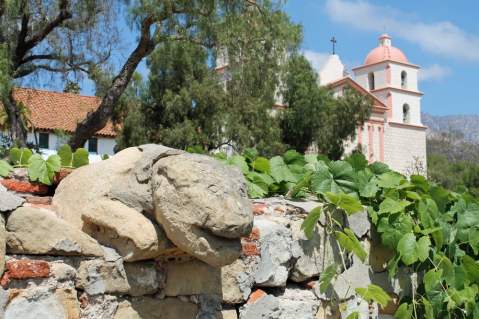 The Chapel In Southern California That's Located In The Most Unforgettable Setting