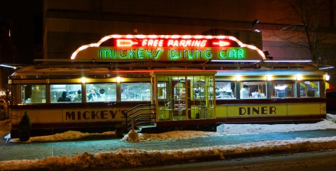 The Iconic Minnesota Diner That Will Take You Back In Time